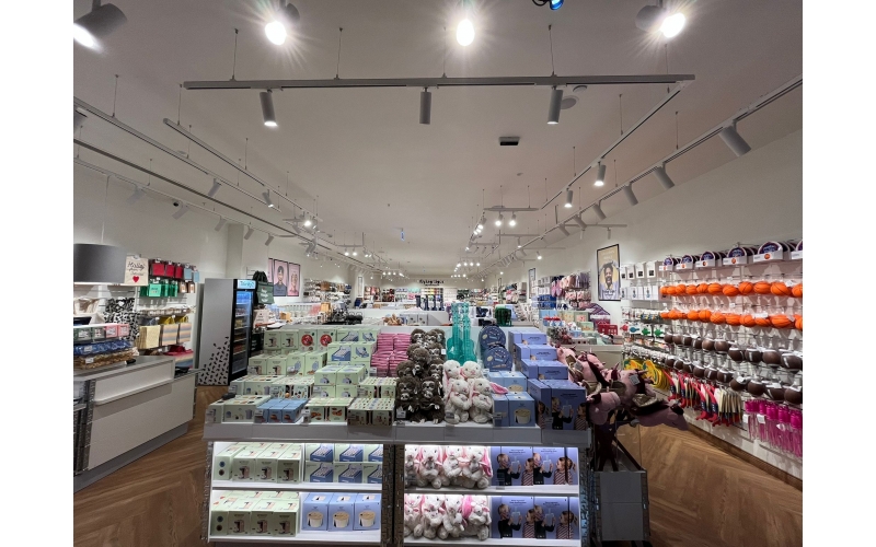 Senkron Dekor, alçıpan, boya, dekorasyon ve seramik inşaat hizmetlerinde uzmanlaşmış bir firmadır. Anahtar teslim projelerle iç mekan ve dış mekan dekorasyo